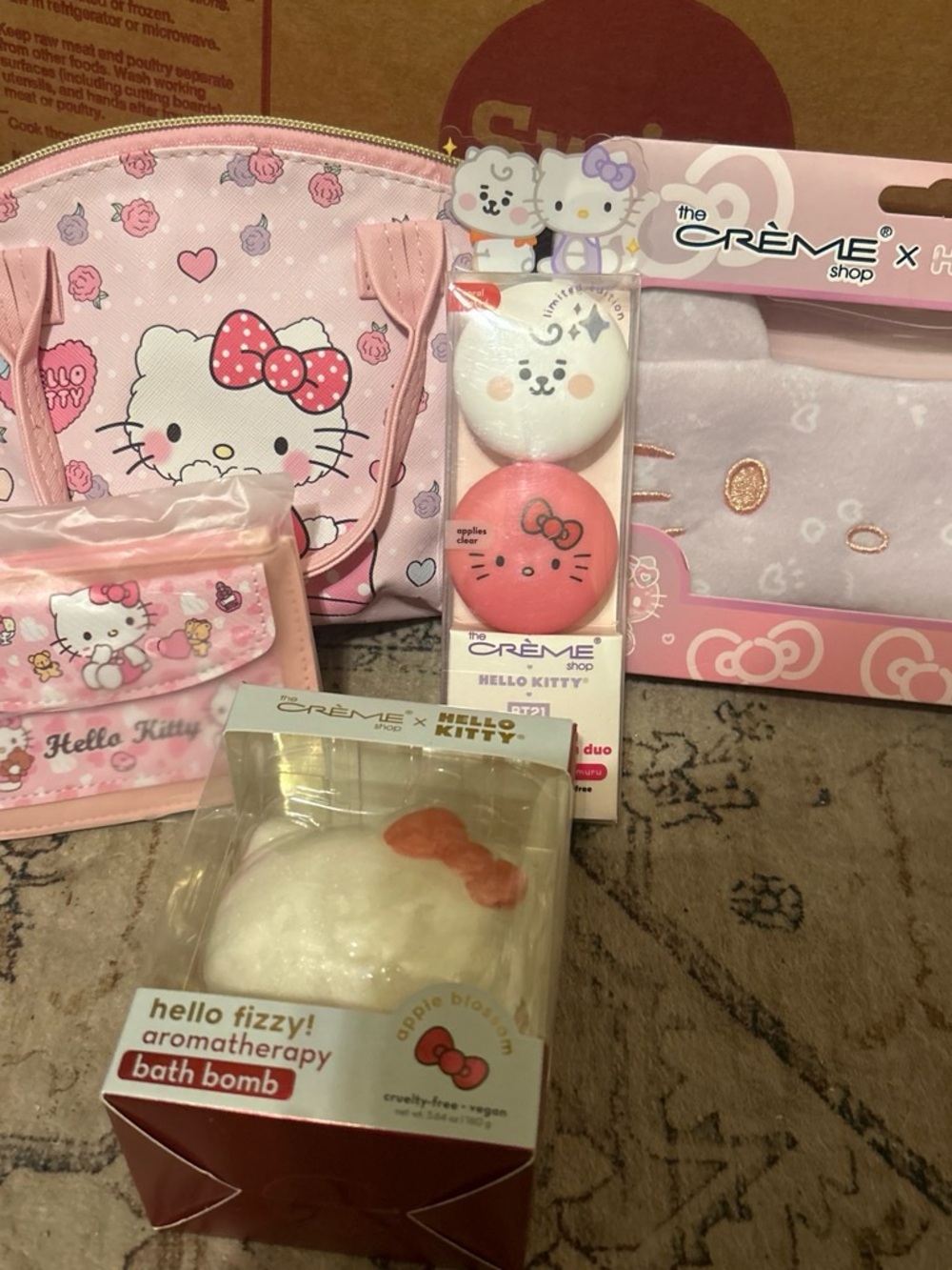 Hello Kitty Pink Travel Cosmetic & Bath Gift Set